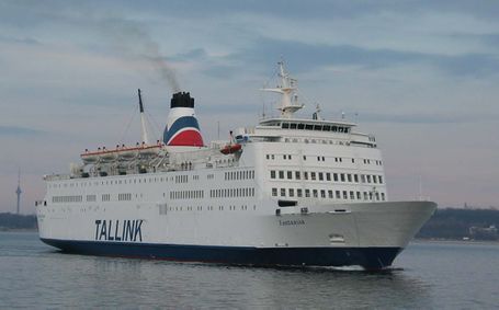 Peterburi-liini alustamise eel värviti FANTAASIA valgeks