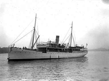 Reisilaev KALEVIPOEG Pärnu sadamas 1930. aastal